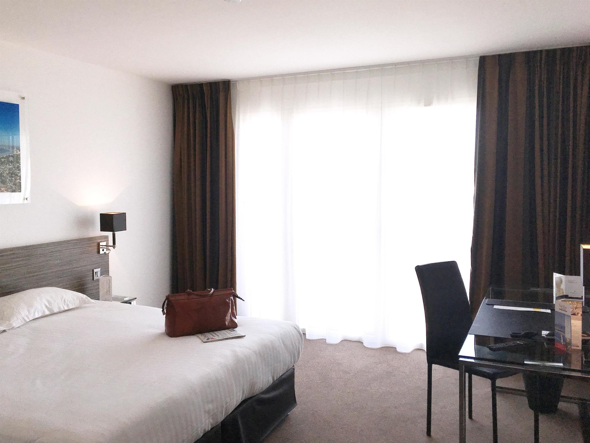 Golden Tulip La Baule Hotel Exterior photo